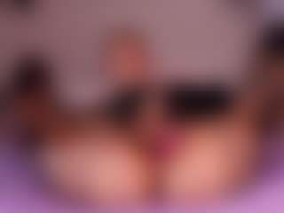emyli_sw's Live Sex Cam Show
