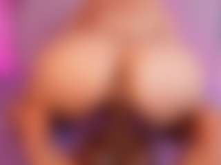 emyli_sw's Live Sex Cam Show
