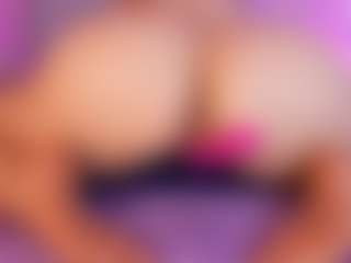 emyli_sw's Live Sex Cam Show