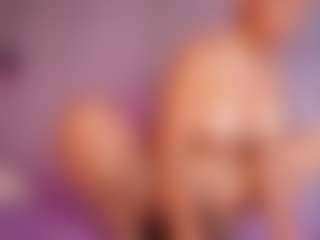 emyli_sw's Live Sex Cam Show