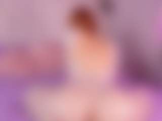 Live cam show with emyli_sw - Athletic Young Adult on Camsoda