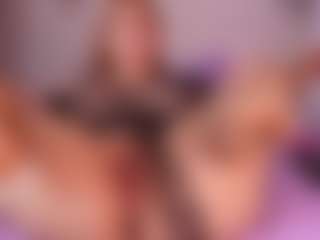 Live cam show with emyli_sw - Flashing on Camsoda