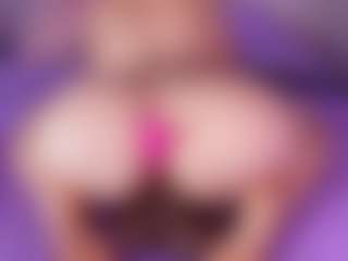 emyli_sw's Live Sex Cam Show