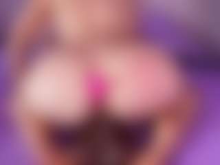 emyli_sw's Live Sex Cam Show