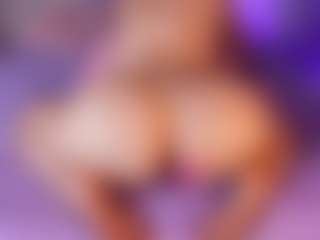 emyli_sw's Live Sex Cam Show