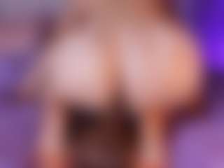 emyli_sw's Live Sex Cam Show