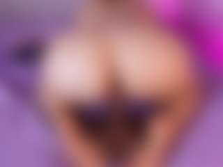 emyli_sw's Live Sex Cam Show