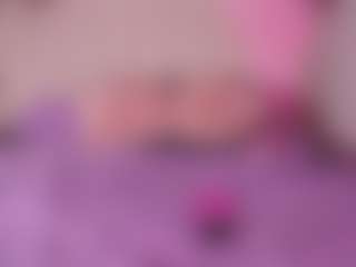 Live cam show with emyli_sw - Small on crypto-cams