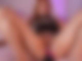 Live cam show with emyli_sw - Big Tits Curvy on Camsoda