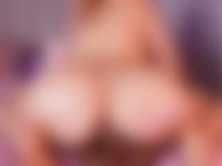 emyli_sw's Live Sex Cam Show
