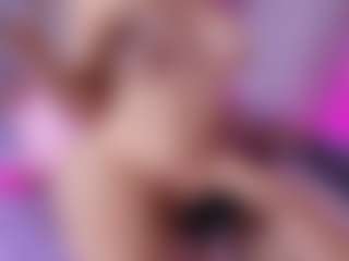 emyli_sw's Live Sex Cam Show