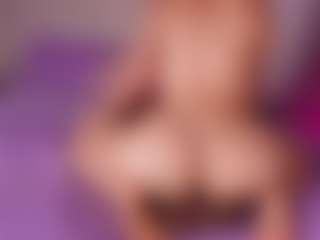 emyli_sw's Live Sex Cam Show