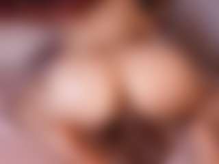 emyli_sw's Live Sex Cam Show