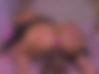 Live cam show with mssburbuja - Ebony on Cam Slut