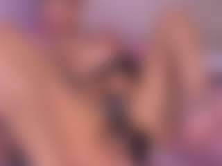 Live cam show with mssburbuja - Black Petite on Camsoda