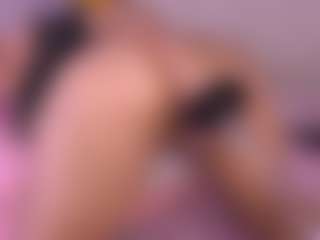 Live cam show with mssburbuja - Bedroom MILF on Camsoda