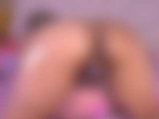 Live cam show with mssburbuja - Latina Petite on Camsoda | colombia