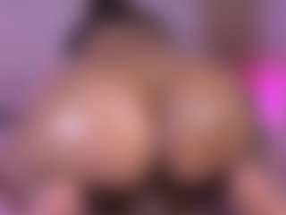 Live cam show with mssburbuja - Petite Teen (18+) on SmokeAndPoke