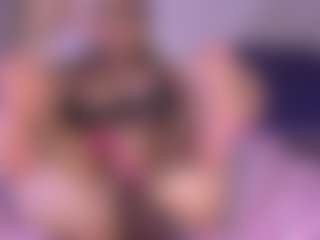 Live cam show with mssburbuja - Skinny MILF on Camsoda