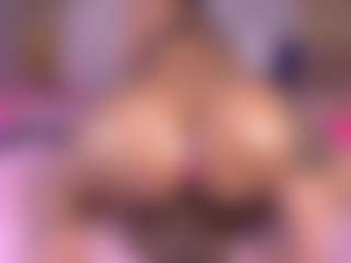 Live cam show with mssburbuja - Average on Camsoda