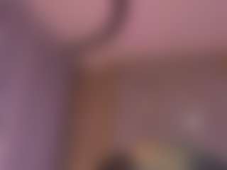 Live cam show with mssburbuja - Ebony Petite on StripNow