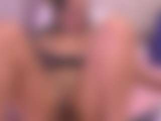 Live cam show with mssburbuja - Sexwebcam Curvy on Gym Cam Girls