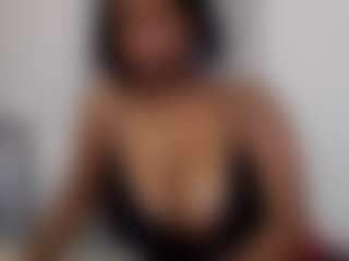 sassywithcurves100's Live Sex Cam Show