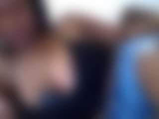 sassywithcurves100's Live Sex Cam Show