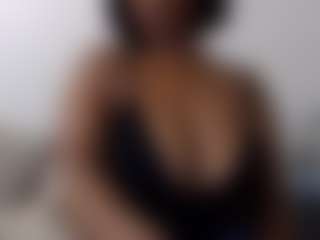 sassywithcurves100's Live Sex Cam Show