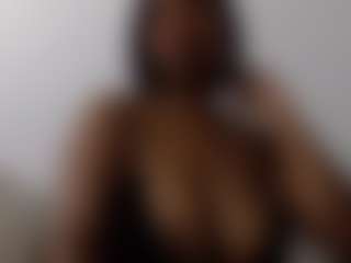 sassywithcurves100's Live Sex Cam Show
