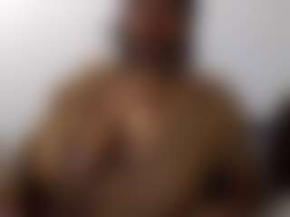 sassywithcurves100's Live Sex Cam Show