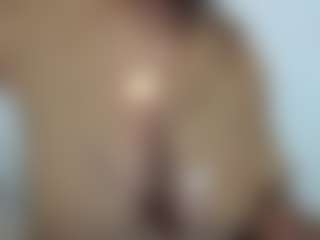 sassywithcurves100's Live Sex Cam Show