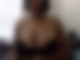 sassywithcurves100's Live Sex Cam Show