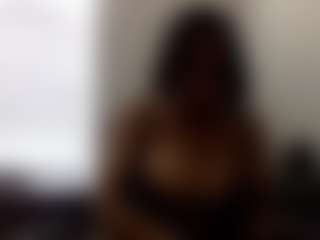 sassywithcurves100's Live Sex Cam Show
