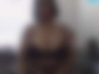 sassywithcurves100's Live Sex Cam Show