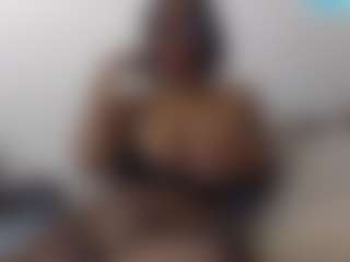 sassywithcurves100's Live Sex Cam Show