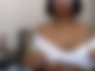 sassywithcurves100's Live Sex Cam Show