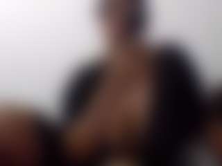 sassywithcurves100's Live Sex Cam Show