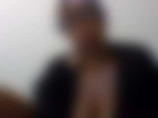 sassywithcurves100's Live Sex Cam Show