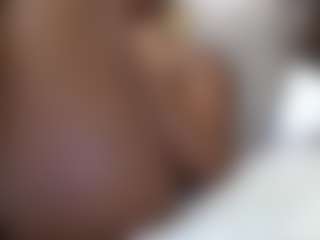 sassywithcurves100's Live Sex Cam Show