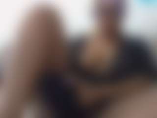 sassywithcurves100's Live Sex Cam Show
