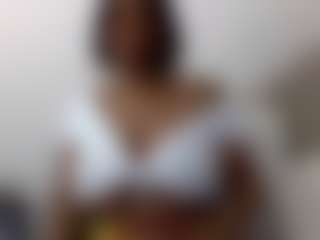 sassywithcurves100's Live Sex Cam Show