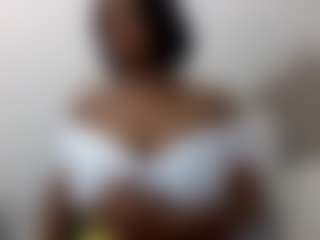 sassywithcurves100's Live Sex Cam Show