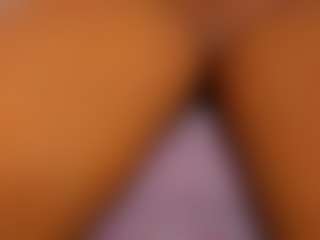 leylaroberth MILF webcam performer live streaming