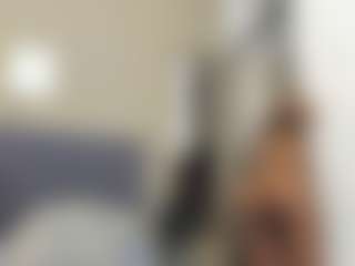 Live cam show with leylaroberth - Spank on Camming Site