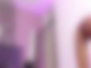 Live cam show with leylaroberth - Petite Toys on StripNow