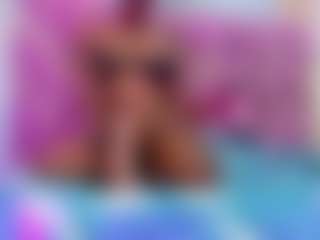 Live cam show with leylaroberth - Blowjob on Camsoda