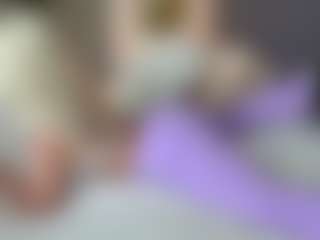Live cam show with missjuliaa - Fingers on Dare Cams