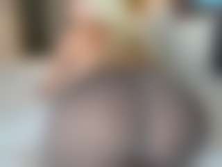 Live cam show with missjuliaa - Blonde Hair Amateur on Milfs Live