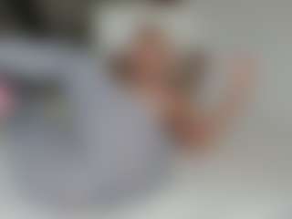 Live cam show with missjuliaa - Curly on crypto-cams